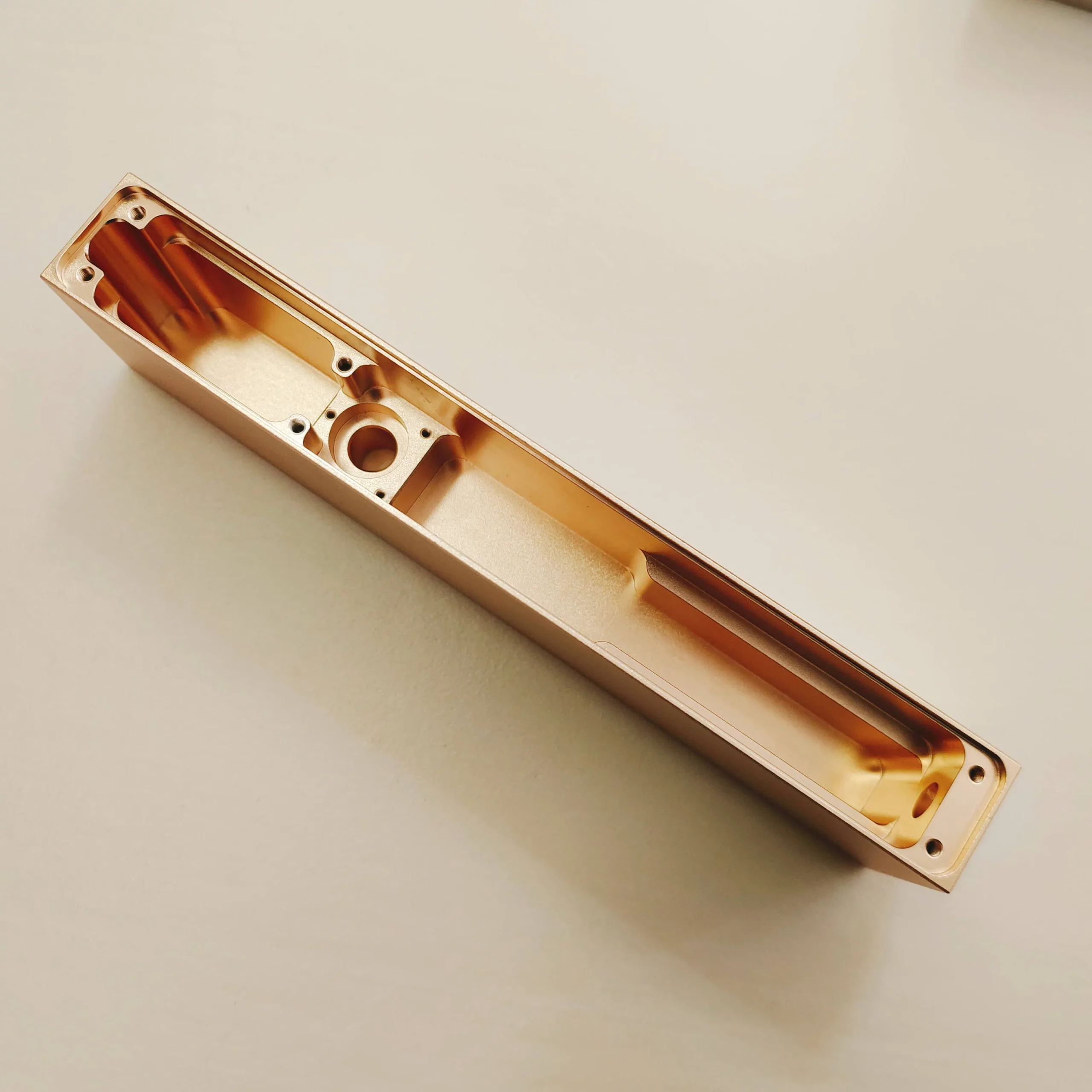 High Precision Wall Lamp Shell CNC Machining Lamp Fitting Customized Color Rose Gold Anodizing CNC Machining Milling Service - Image 6