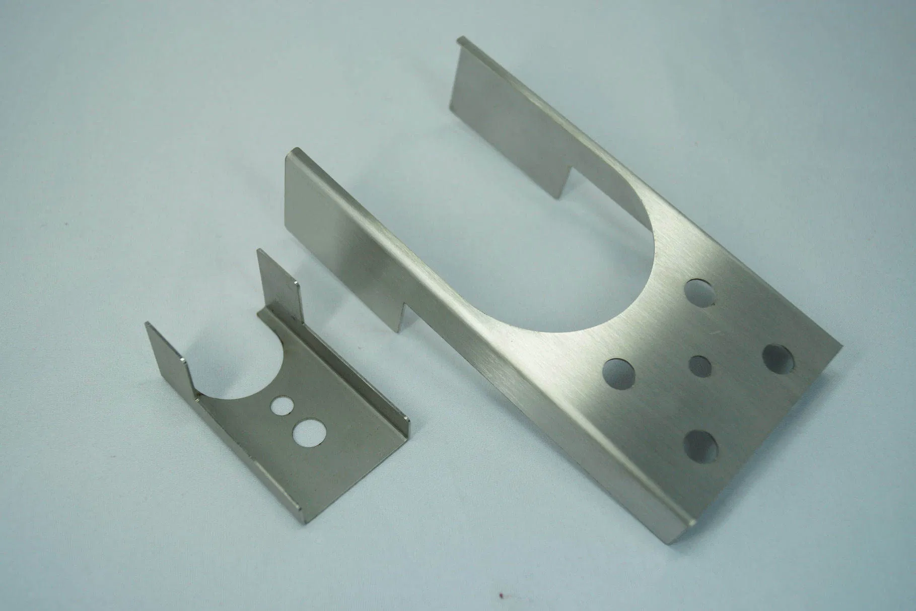 Sheet Metal Processing Equipment Shell Metal Distribution Box Surface Spraying CNC Bending Laser Cutting Processing - Image 4
