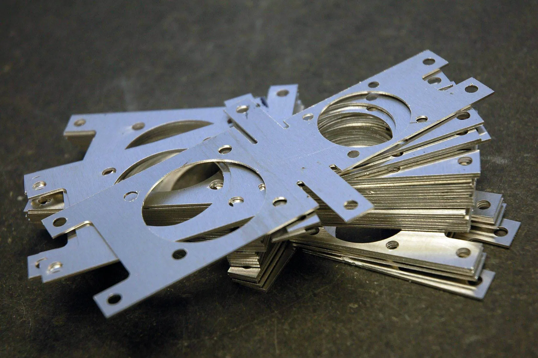 Sheet Metal Processing Equipment Shell Metal Distribution Box Surface Spraying CNC Bending Laser Cutting Processing - Image 5