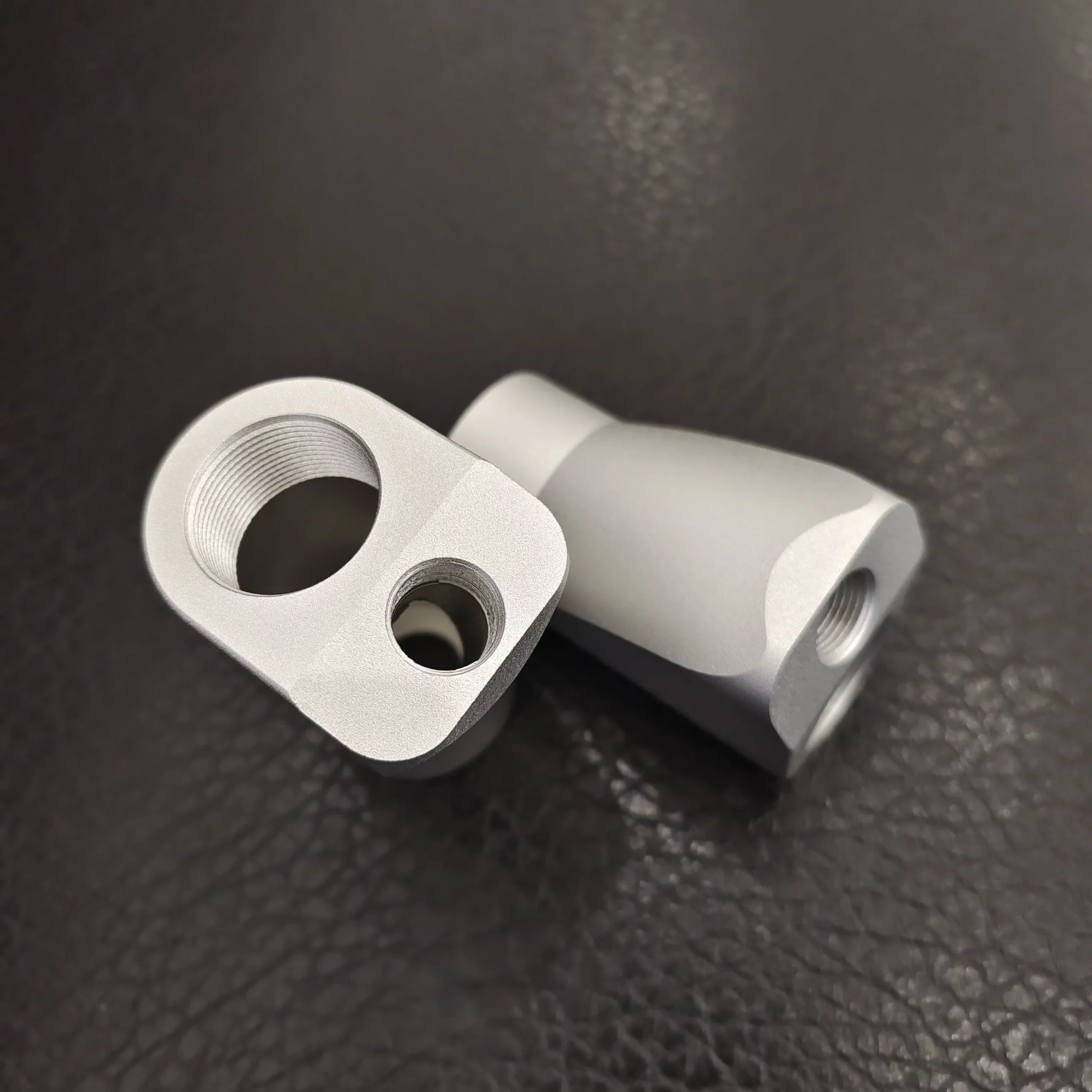 Threaded Sand Blasting of Flow Liquid Adapter for Customized Aluminum Machine Parts - Image 2