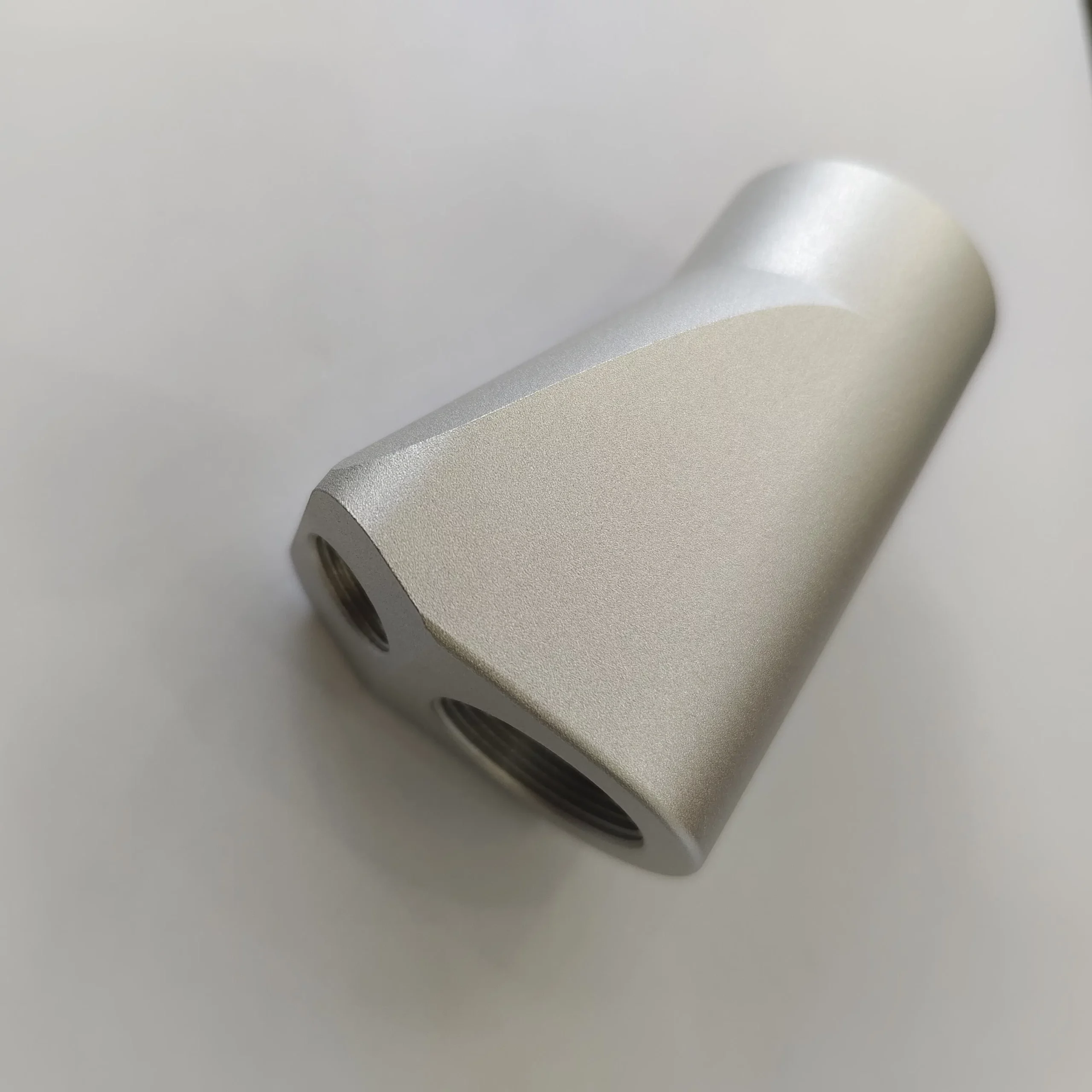 Threaded Sand Blasting of Flow Liquid Adapter for Customized Aluminum Machine Parts - Image 5